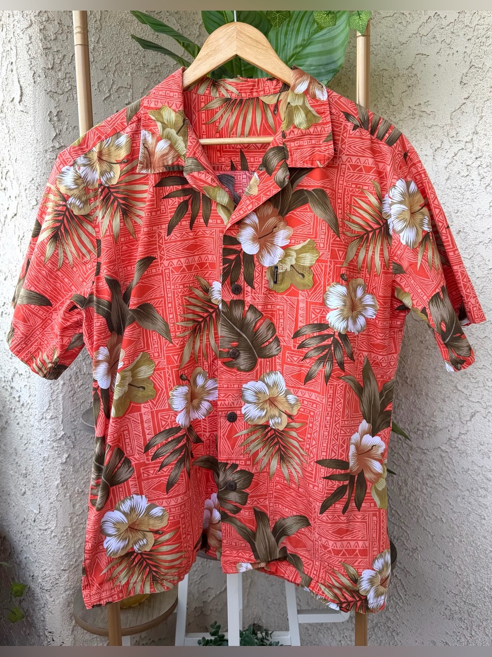Men's Coral Hawaiian Floral Short-Sleeve Shirt